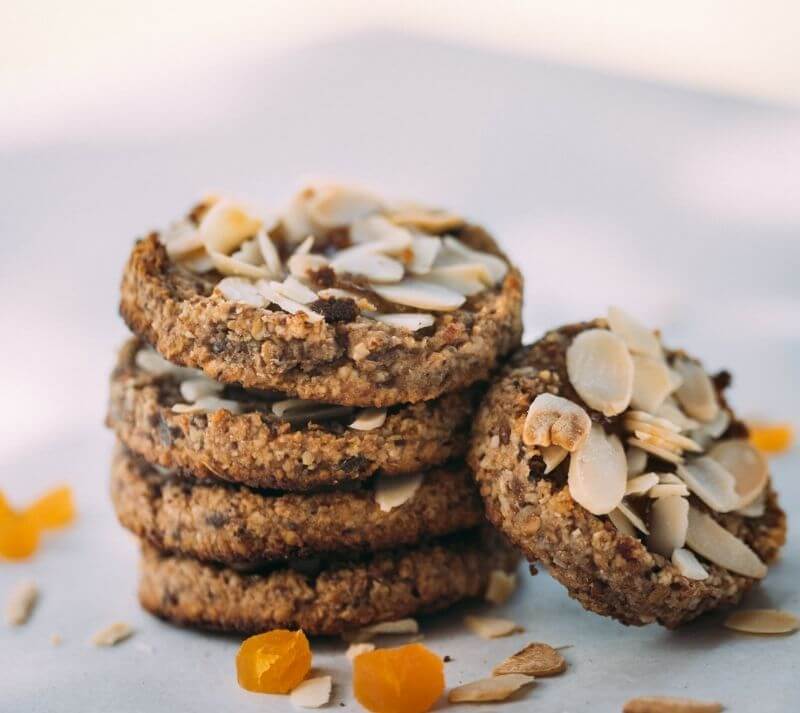 Biscoitos proteicos de amêndoas